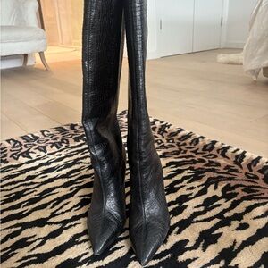 Excellent Stuart Weitzman Black Croc-Embossed Boots